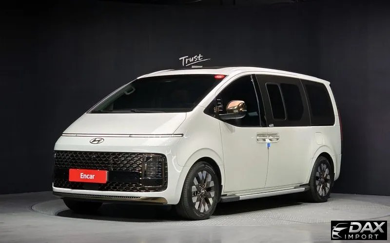 Hyundai Staria 4WD Lounge 9-Seater