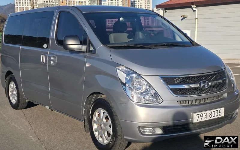 Hyundai Starex 12-Seater Wagon