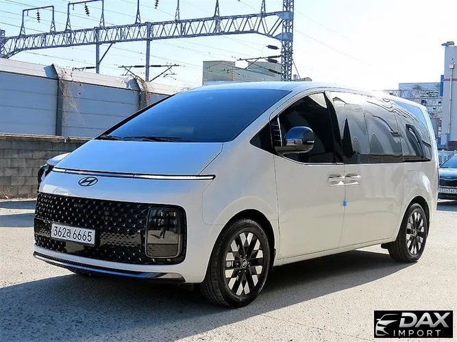 Hyundai Staria HEV 1.6 Lounge 7-Seater