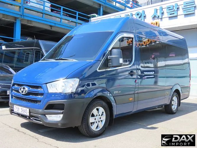 Hyundai Solati 15-seater