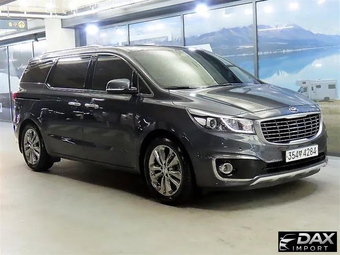 Kia Canival Gasoline 7-seater Limousine