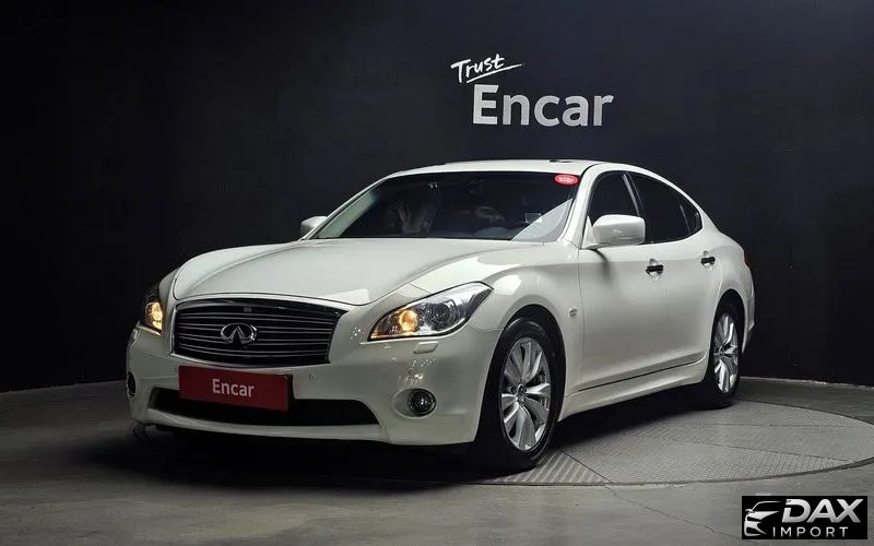 Infiniti M Premium