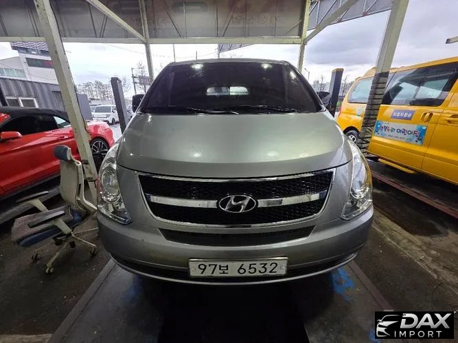 Hyundai Starex 3-Seater VAN