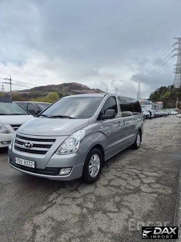 Hyundai Starex 12-Seater Wagon