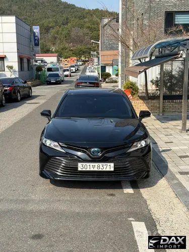 Toyota Camry 2.5 LE Hybrid