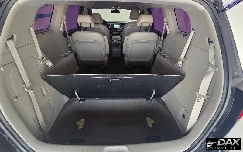 Kia Canival 9-seater Prestige