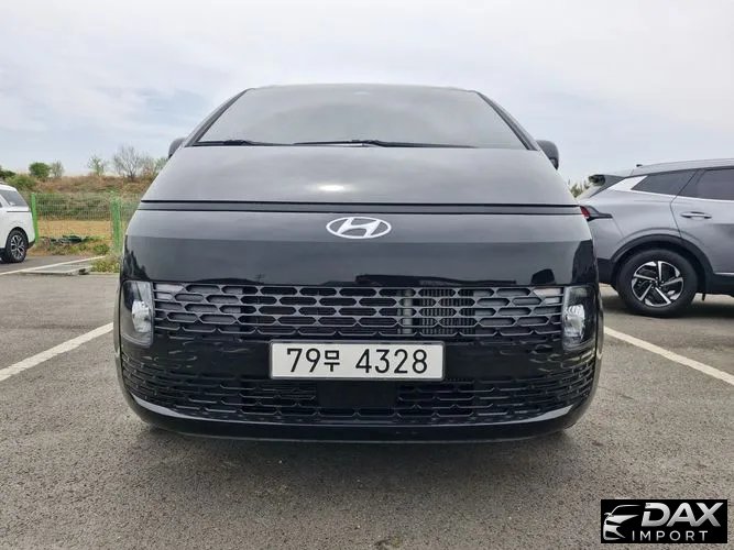 Hyundai Staria Tourer 11-Seater