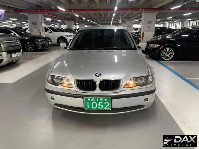 BMW 3-Series 318i Sedan