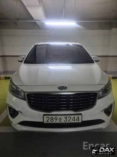 Kia Canival 9-Seater Luxury