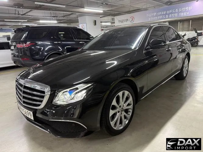 Mercedes-Benz E-Class E300 4MATIC Exclusive