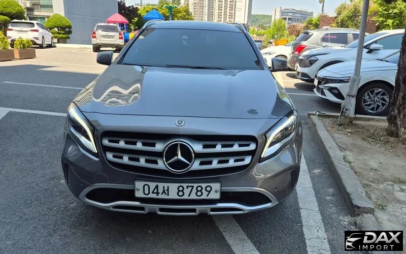 Mercedes-Benz GLA-Class GLA220 Premium