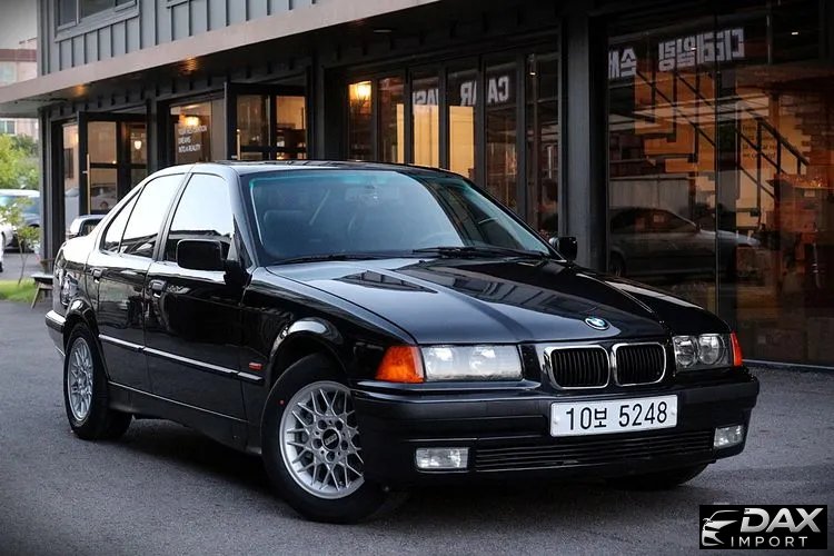 BMW 3-Series 323i Sedan