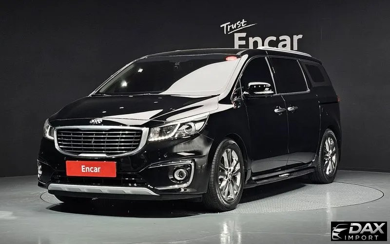 Kia Canival Gasoline 7-seater Limousine