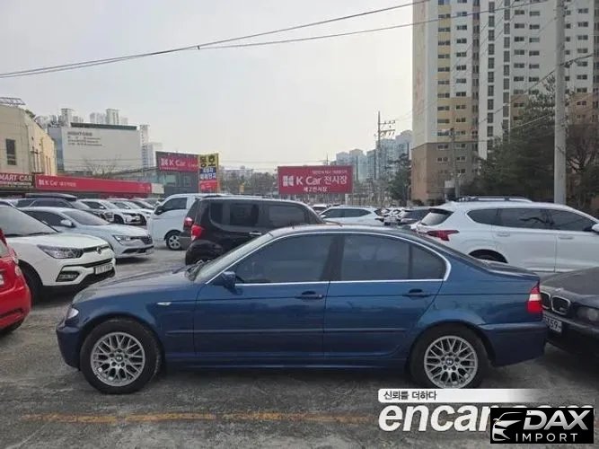 BMW 3-Series 320i Sedan