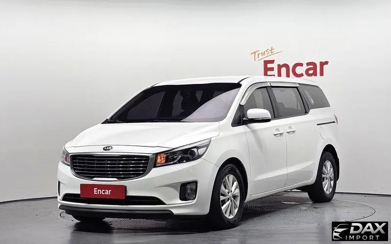 Kia Canival 6-seater Wheelchair lift
