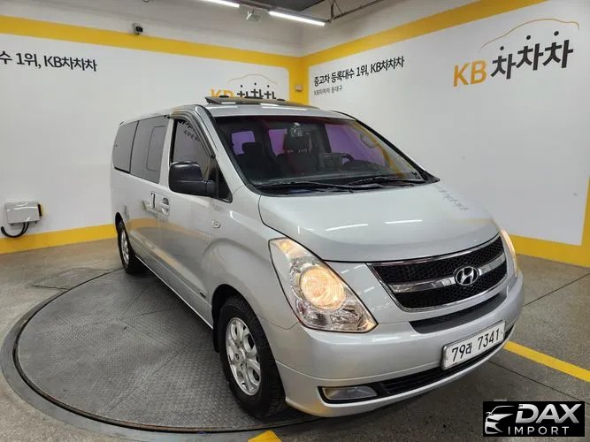 Hyundai Starex 12-Seater Wagon