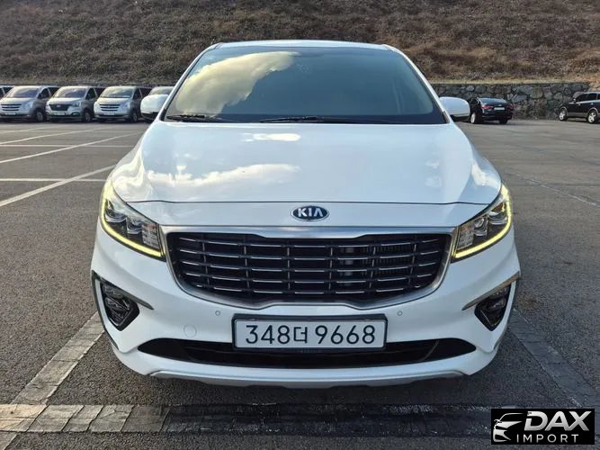 Kia Canival 9-Seater Noblesse