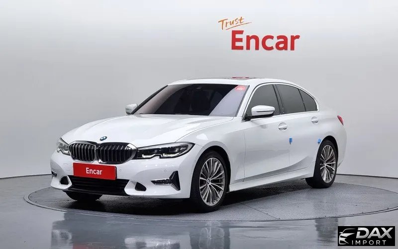 BMW 3-Series 320i Luxury