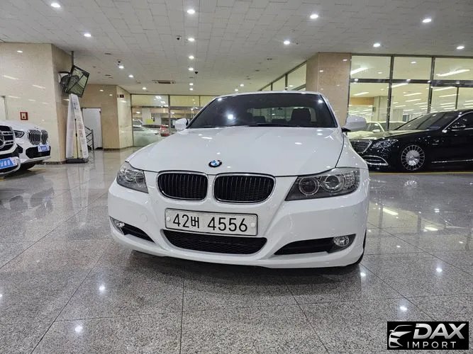 BMW 3-Series 320i Sedan