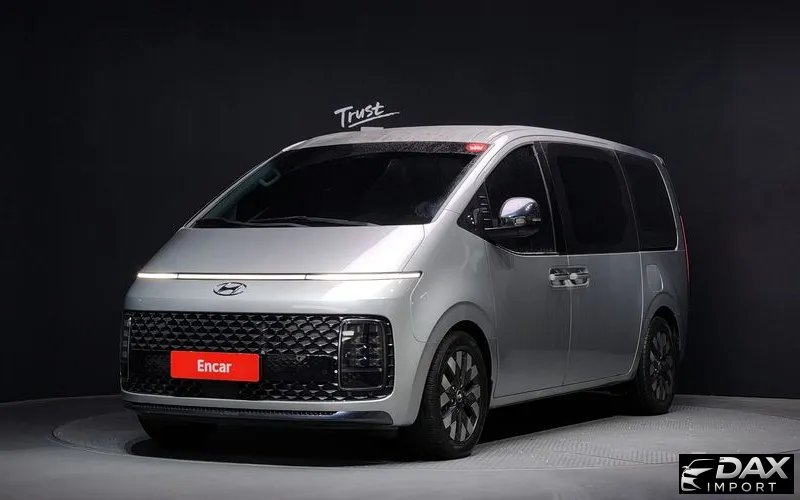 Hyundai Staria Lounge 9-Seater
