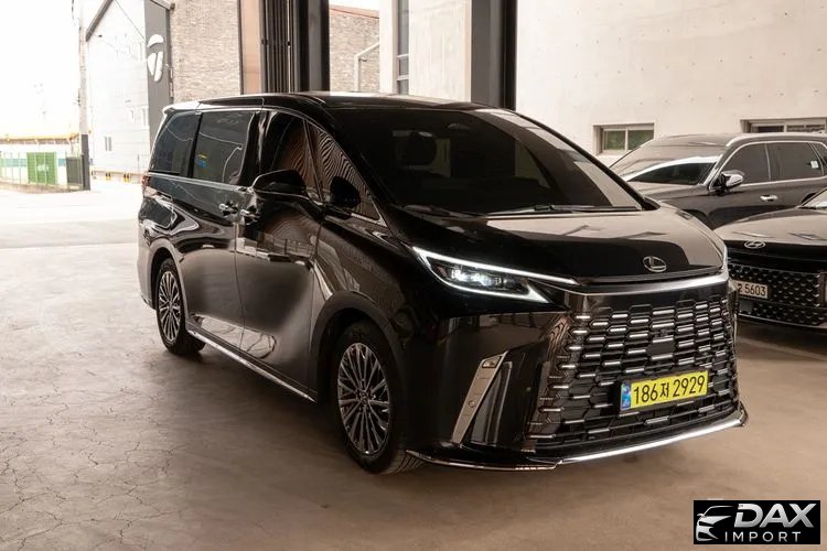 Lexus LM 500h Executive