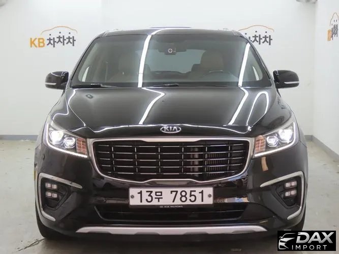 Kia Canival 9-Seater Noblesse