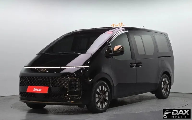 Hyundai Staria Lounge 9-Seater