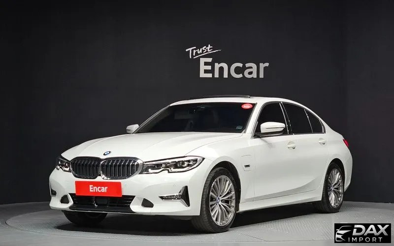 BMW 3-Series 320e Luxury