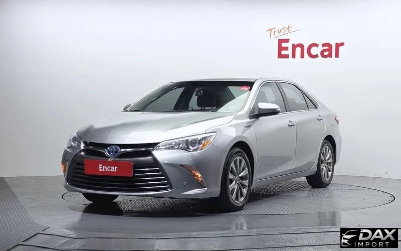Toyota Camry Hybrid LE