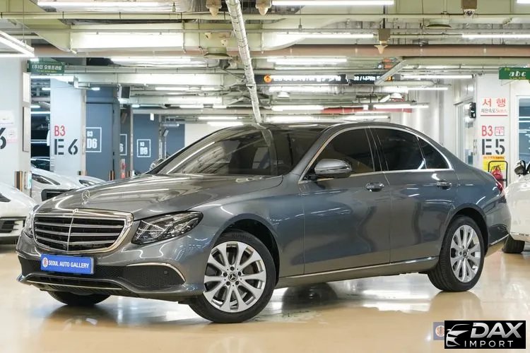 Mercedes-Benz E-Class E300 4MATIC Exclusive