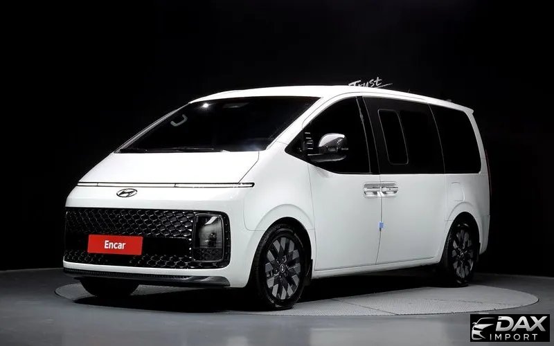 Hyundai Staria L3.5 Lounge 9-Seater