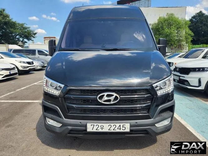 Hyundai Solati 14-seater