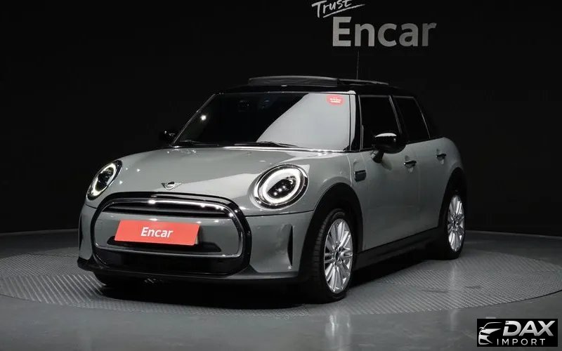 Mini Cooper 5-Door Classic Plus