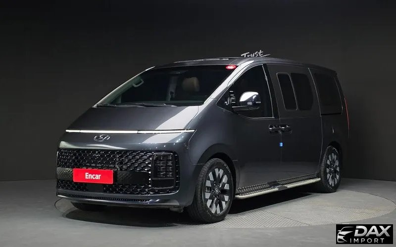 Hyundai Staria Lounge 9-Seater