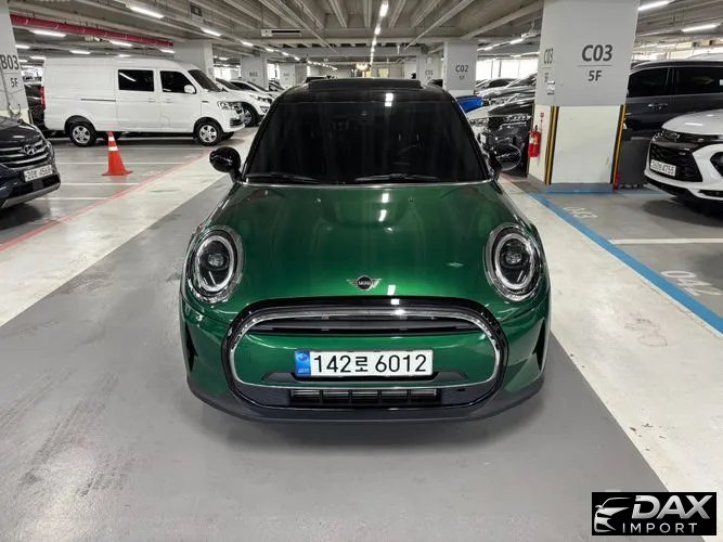 Mini Cooper 5Door Classic Plus Launch Pack