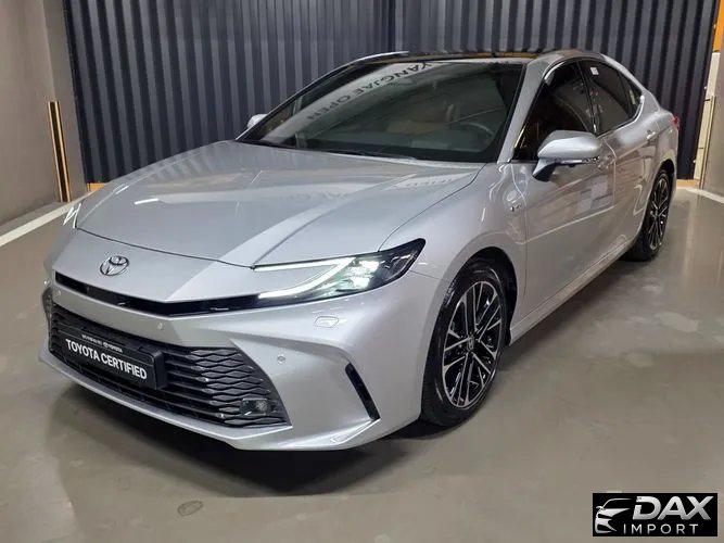 Toyota Camry 2.5 XLE Premium Hybrid