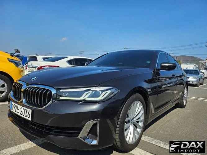BMW 5-Series 520i Luxury
