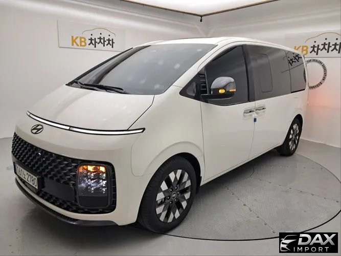 Hyundai Staria Lounge 9-Seater