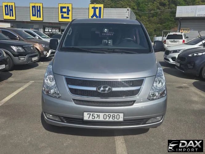 Hyundai Starex 12-Seater Wagon