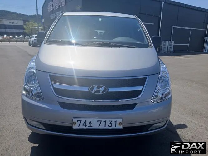 Hyundai Starex 12-Seater Wagon