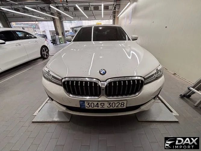 BMW 5-Series 520i Luxury