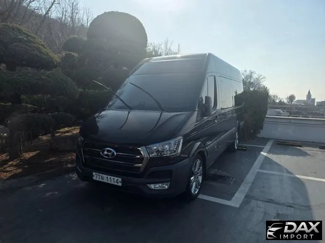 Hyundai Solati 15-seater