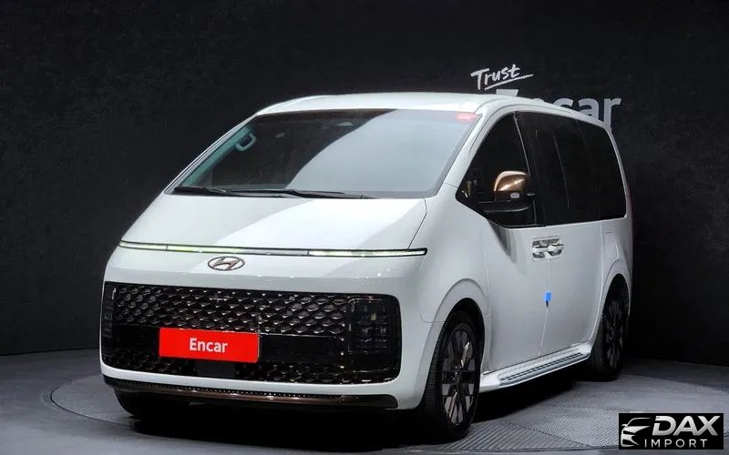 Hyundai Staria 4WD Lounge 9-Seater