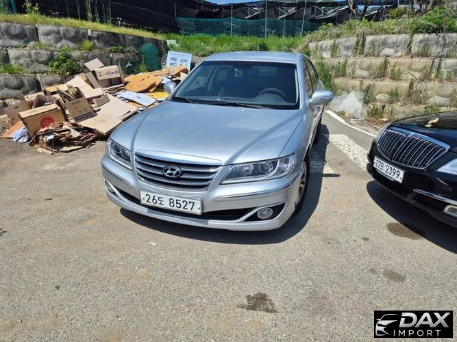 Hyundai Grandeur Q240 Deluxe