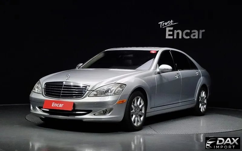 Mercedes-Benz S-Class S550