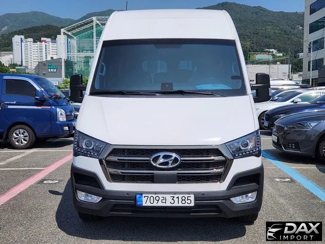 Hyundai Solati 15-seater