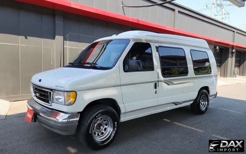 Ford Econoline E150 Van