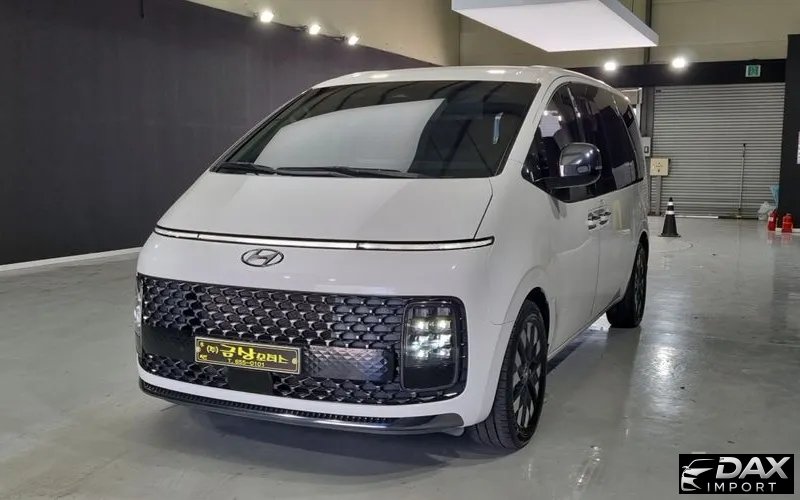 Hyundai Staria L3.5 Lounge 7-Seater