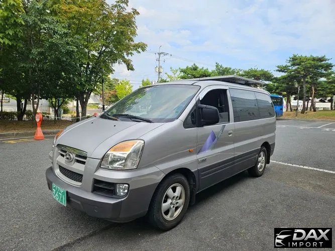 Hyundai Starex 9-Seater CRDi