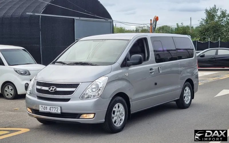 Hyundai Starex 12-Seater Wagon